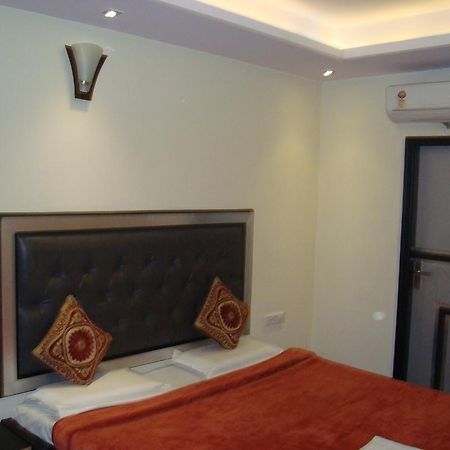 Hotel S P Új-Delhi Kültér fotó