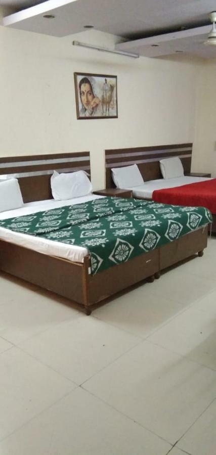 Hotel S P Új-Delhi Kültér fotó
